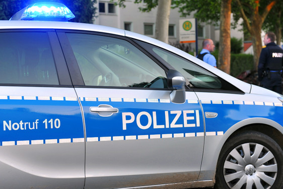 Ein 33-Jähriger provozierte am Freitag eine Polizeistreife in Wiesbaden und hustete und nieste einem Beamten absichtlich ins Gesicht. Und das in Corona-Zeiten.