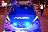 Der Fahrer eines Motorrollers leitete in der Nacht zum Donnerstag bei einer Verkehrskontrolle in Wiesbaden-Biebrich Widerstand.
