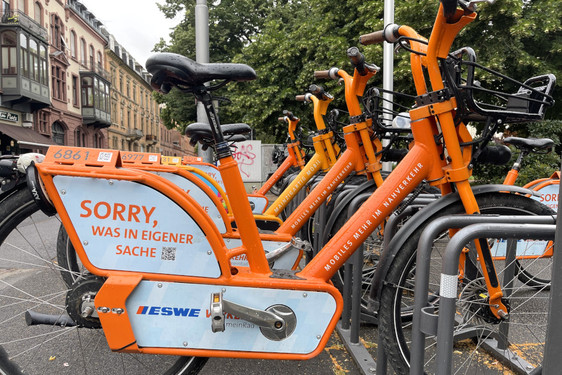 Das Fahrradmietsystem „meinRad“ wird auf unbestimmte Zeit stillgelegt. Das heißt, die orangefarbenen Räder werden jetzt erst einmal eingesammelt.