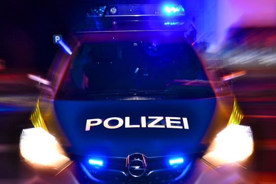 Kompletträder von Mercedes in der Nacht zum Dienstag in Wiesbaden-Biebrich abmontiert und gestohlen.