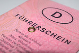 Mit einer Nachreichfrist reagiert die Wiesbadener Fahrerlaubnisbehörde auf Verzögerungen beim Führerscheinpflichtumtausch.