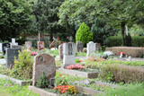 Zahlreiche Grabstätten auf Friedhöfen in Wiesbaden werden abgeräumt.