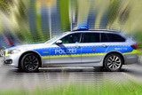 Mit Auto auf Polizisten in Wiesbaden-Bierstadt zugefahren. Polizei nimmt die Verfolgung des BMW-Fahrers auf und kann ihn etwas später festnehmen.