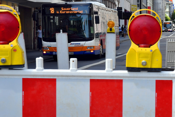 Luisenstraße in Wiesbaden gesperrt: Busse werden umgeleitet.