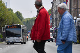 Busse sicher nutzen - Mobilitätstraining für Seniorinnen und Senioren in Wiesbaden.