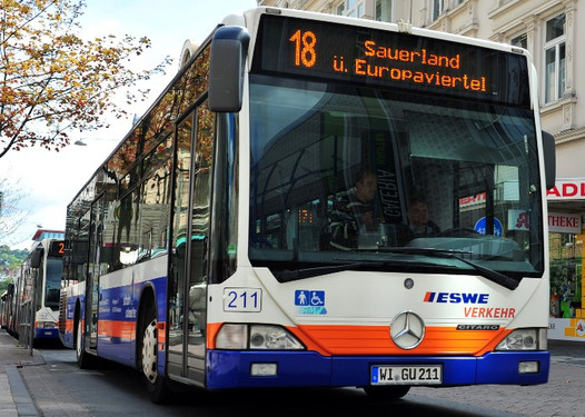 Behinderungen im Busverkehr am Sonntag in Wiesbaden wegen zwei Demonstrationen