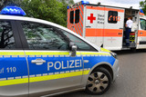 Motorradfahrer musste einem Auto am Montag in Wiesbaden-Bierstadt ausweichen und stürzte dabei. Rettungssanitäter und Polizei waren im Einsatz.