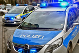 In Wiesbaden ist am Montagmittag eine Person festgenommen worden, die zuvor mit einer Schusswaffe in einer Berufsschule gesehen worden war.