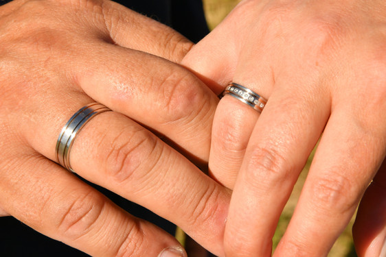 Ab sofort können sich Heiratswillige in Wiesbaden online zur Eheschließung anmelden.