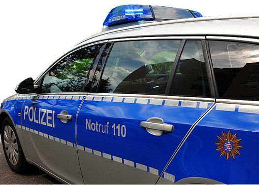 Unbekannter Täter beschädigen mehrere Fahrzeuge in Wiesbaden. Hoher Sachschaden entstanden. Polizei sucht Zeugen.