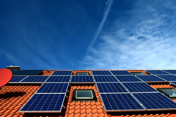 ESWE Versorgung fördert Solarspeicher
