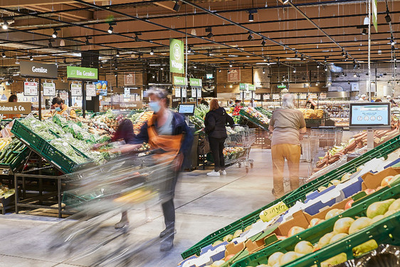 Beim "Kundenmonitor" wurde die Globus-Kette zum beliebtesten deutschen Lebensmittelhändler gewählt. Die Filiale im Wiesbadener Stadtteil Nordenstadt freut sich über die Würdigung ihres Engagements.