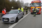 Am Dienstagmorgen kam es zu einem Auffahrunfall auf der A3 bei Wiesbaden-Breckenheim. Ein Lkw krachte in einen Kleintransporter der wiederum auf einen Pkw geschoben wurde. Zwei Personen wurde dabei verletzt. Zahlreiche Rettungskräfte waren im Einsatz.