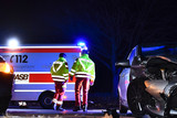 Ein Auto rutschte nach einem Unfall am Donnerstagabend in Wiesbaden rückwärts einen Hang herunter.