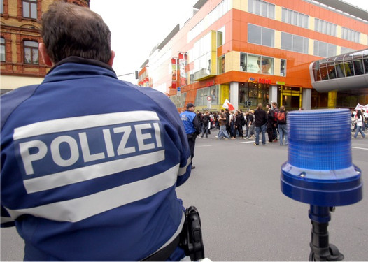 Demos in Wiesbaden - Polizei warnt vor Verkehrsbehinderungen