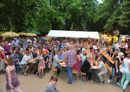 Sommernachtsfest am Wartturm in Bierstadt