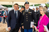Auf dem Hessentag in Fritzlar wurden auch 3 in Wiesbaden lebende Angehörige der US-Army für ihr Engagement von Ministerpräsident Rhein geehrt.