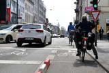 Wiesbaden unterstützt die Landeskampagne "Mit Abstand sicher unterwegs“. Dazu gehört insbesondere, dass Auto- und Lkw-Fahrende beim Überholen von Radfahrenden einen ausreichenden Sicherheitsabstand einhalten.
