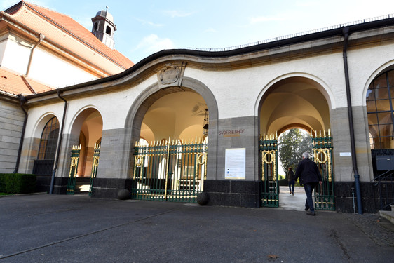 Ab Montag, 4. April, werden die Trauerhallen der Wiesbadener Friedhöfe wieder voll bestuhlt sein.