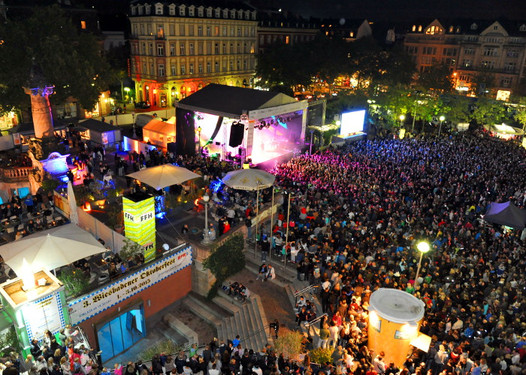 Open Air Konzert auf dem Dernschen Gelände in Wiesbaden zum Stadtfest