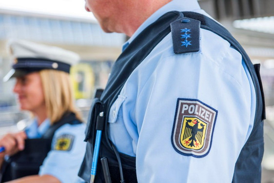Bei einer Kontrollaktion des hessischen Landeskriminalamts, sowie mit der Beteiligung von einigen Polizeipräsidien in Hessen, wurden zahlreiche Fahrzeuge und Personen kontrolliert und insgesamt 40 Straftaten und Ordnungswidrigkeiten festgestellt.