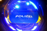 Frau von zwei Männern in der Nacht zum Samstag in Wiesbaden ausgeraubt.