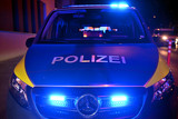 In Wiesbaden wurden von mindestens zwei Autos in der Nacht von Mittwoch auf Donnerstag die Cabrioverdecke aufgeschlitzt.