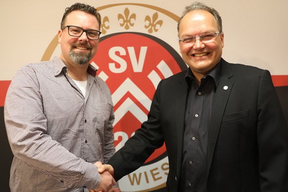 Willkommen im Club: SVWW-Geschäftsführer Nico Schäfer und Michael Wejbera