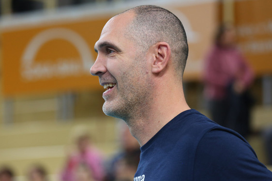 Christian Sossenheimer ist neuer Chef-Trainer des hessischen Volleyball Erstligisten VC Wiesbaden.