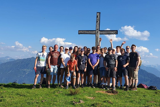 Gipfelstürmer: Mit schönen Ausblicken wurde die Gruppe aus St. Birgid bei fast jeder Wanderung belohnt