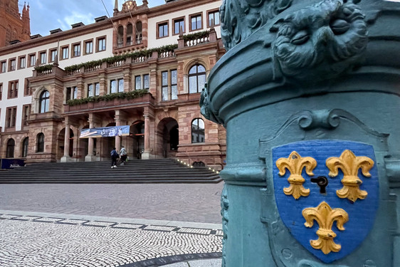 In der dritten März-Woche tagt die Wiesbadener Stadtverordnetenversammlung in öffentlicher Sitzung im Rathaus Wiesbaden.
