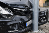 Das Ausweichmanövers eines VW Golf-Fahrers endete am Mittwoch einem Ampelmast in Wiesbaden.