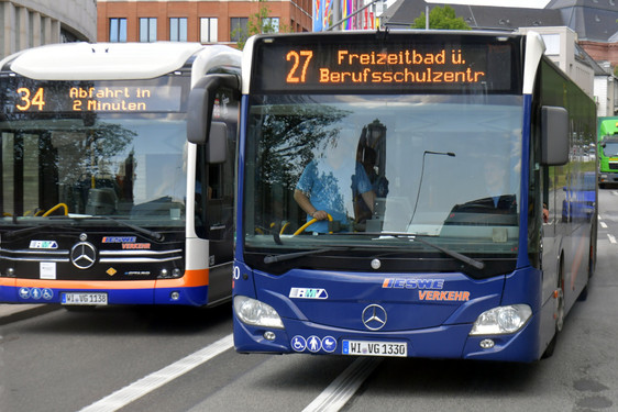 Das Fahrangebot im Liniennetz in Wiesbaden wird Ausweitung.