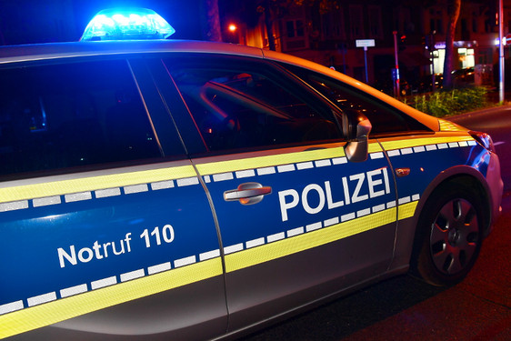 Navigationsgerät aus VW Transporter in der Nacht zum Dienstag in Wiesbaden-Dotzheim ausgebaut und gestohlen.