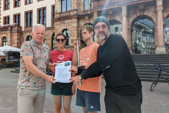 Da sich Wiesbaden als Host Town für die Special Olympics auch zu einer nachhaltigen Verbesserung der Stadt für Menschen mit Beeinträchtigung verpflichtet hat, wurden die Wünsche und Anregungen der Betroffenen gerne entgegengenommen.