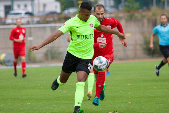 SV Wehen Wiesbaden gewinnt gegen Bonner SC