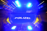 Halloween-Krawalle am Dienstagabend im Wiesbadener Stadtteil Mainz-Kastel. Jugendliche griffen Passanten und Polizeikräfte an. Mehrere Autos wurden beschädigt.