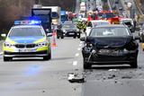 Ein Auffahrunfall mit zwei Pkw endete am Montagmittag auf der A3 bei Niedernhausen mit drei Verletzten. Rettungskräfte und Polizei waren im Einsatz.