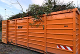 Grünschnittcontainer wird im Februar in Wiesbaden-Breckenheim aufgestellt.