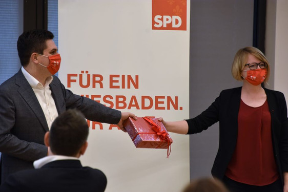 Spitzenkandidat Dr. Hendrik Schmehl und SPD-Unterbezirksvorsitzende Dr. Patricia Eck