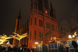 Wiesbadener Marktkirche währende des Sternschnuppen Marktes