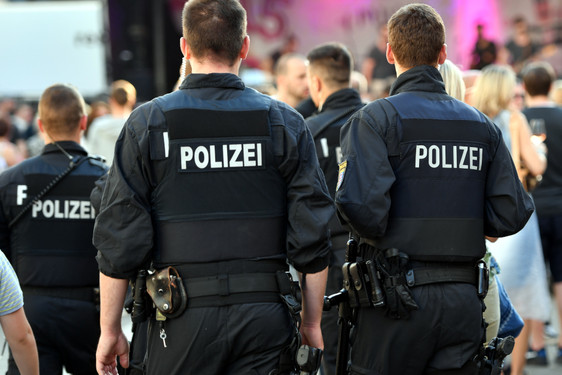 Gemeinsames sicheres Wiesbaden. Polizei kontrollierte in den beiden Nächsten am Wochenende den Innenstadtbereich.