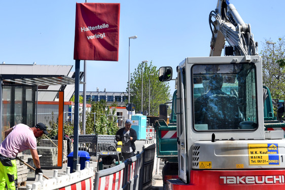 Verlegung der Bushaltestelle "Tränkweg" in Wiesbaden wegen Bauarbeiten.