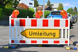 Sperrung der Straße Im Seiffen in Wiesbaden-Auringen wegen Freileitungsarbeiten.