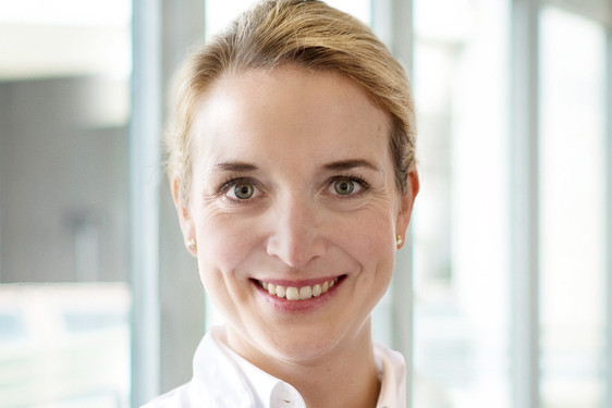 Es ist offiziel: Stephanie Tritt ist ab sofort  stellvertretende Ärztliche Direktorin in den Helios HSK in Wiesbaden.