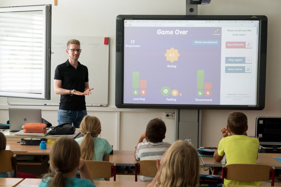 In Wiesbaden werden die ersten Schulen fit gemacht für schnelles Internet und digitalen Unterricht.