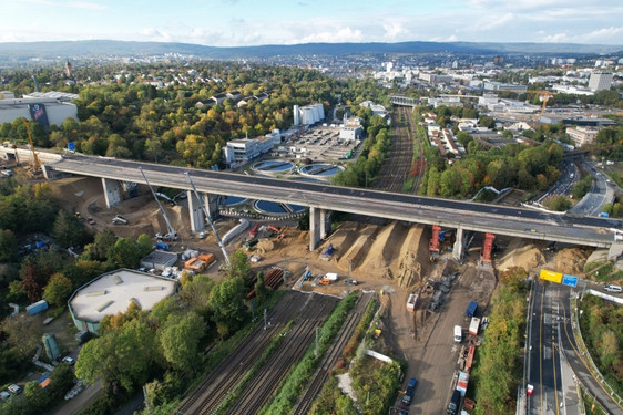 Sprengung der Salzbachtalbrücke im Live-Stream bei Wiesbadenaktuell.de