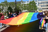 Christopher Street Day in Wiesbaden 2022. Demo-Parade, Kundgebung, Sommerfest und Party setzten ein Zeichen für Toleranz und Gleichberechtigung aller sexuellen Orientierungen und geschlechtlichen Identitäten.