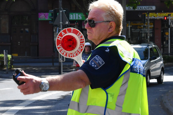 Die Polizei Wiesbaden führte am Dienstag  Zweiradkontrollen in Mainz-Kastel durch. Ergebnis: Zehn Strafanzeigen gegen Biker.