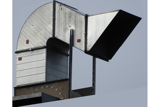 Ablüftungsrohr als Motivbeispiel, auf dem Dach von Vanitas, Wiesbaden